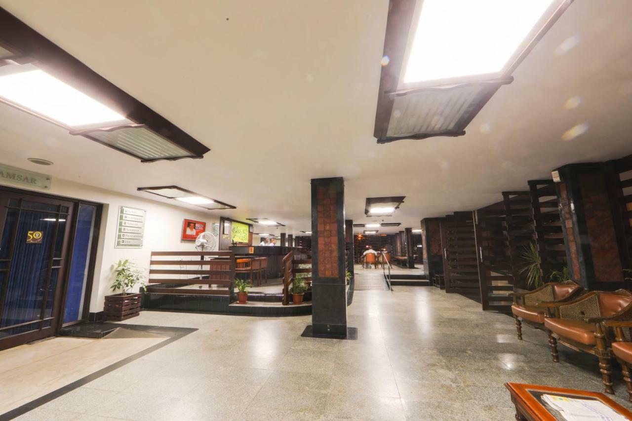 Bharat Hotel Kochi Exterior foto